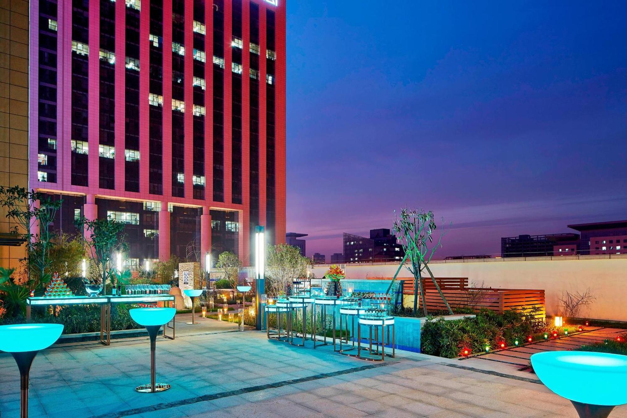 Sheraton Grand Zhengzhou Hotel Exterior foto
